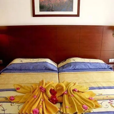 Floresta Aparthotel 3*